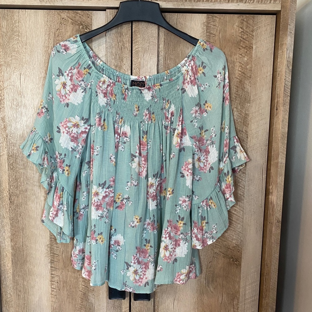 MOD Lusive Floral Top with Bell Sleeves